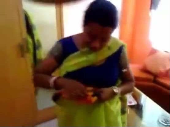 Kolkata guy records his wife naked